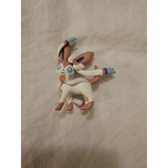 Nintendo Other - Pokemon Sylveon Figure Nintendo Authentic Used 4"